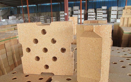 沖天爐的構(gòu)造、工作環(huán)境及其所用耐火材料